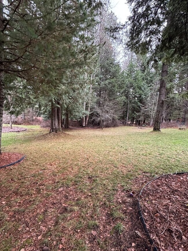 Building Photo - Beautiful Home on 1.2 Acres in Sandpoint