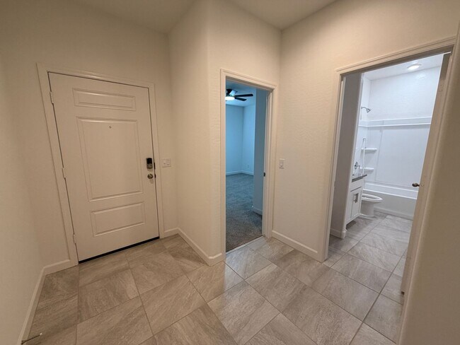Building Photo - 1481 N Fenway Dr