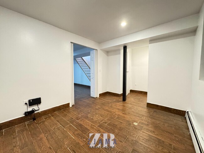 Building Photo - 789 Greene Ave