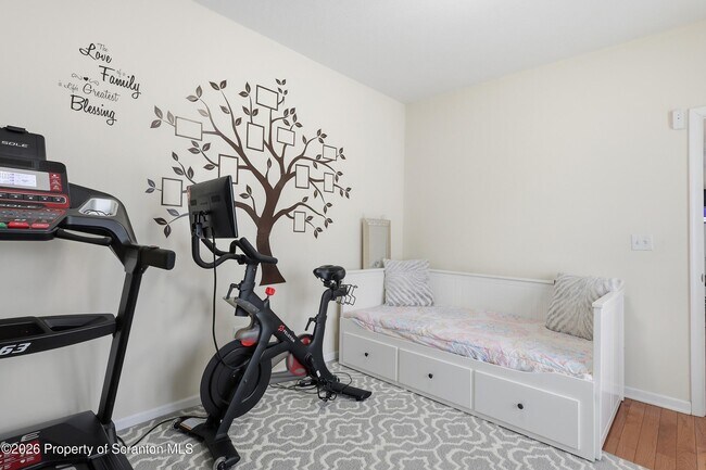 Building Photo - 124 Falcon Ln