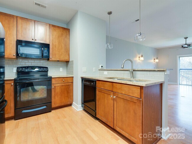 Building Photo - 630 Calvert St
