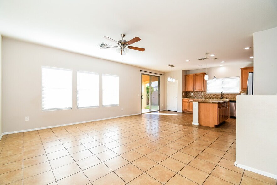 Building Photo - 21123 E Tierra Grande Dr