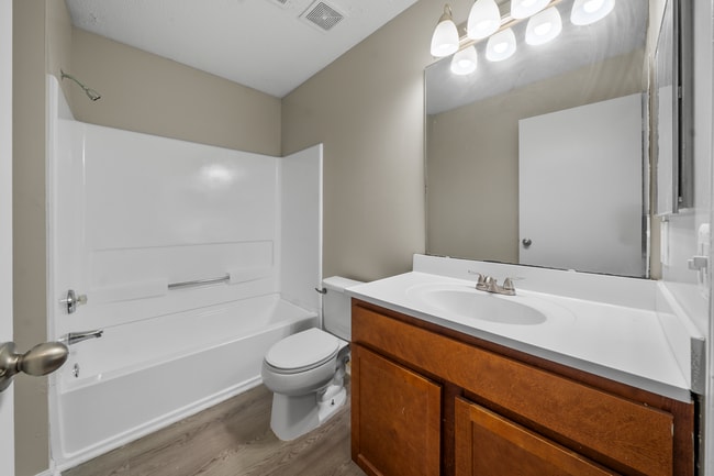 Building Photo - 2420 Hill St