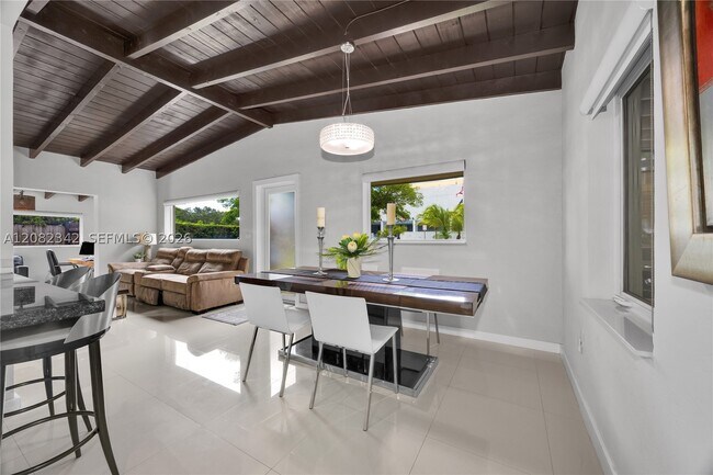 Building Photo - 6843 SW 53rd St