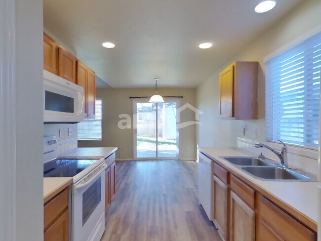 Building Photo - 585 N Katie Way