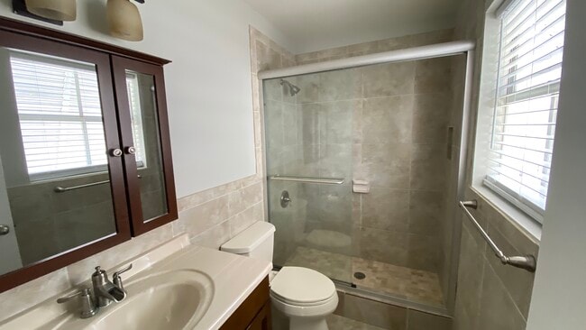 Building Photo - 1075 Duval St