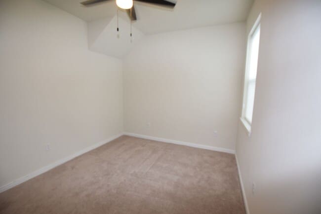 Building Photo - 15966 Winding Bluff Dr