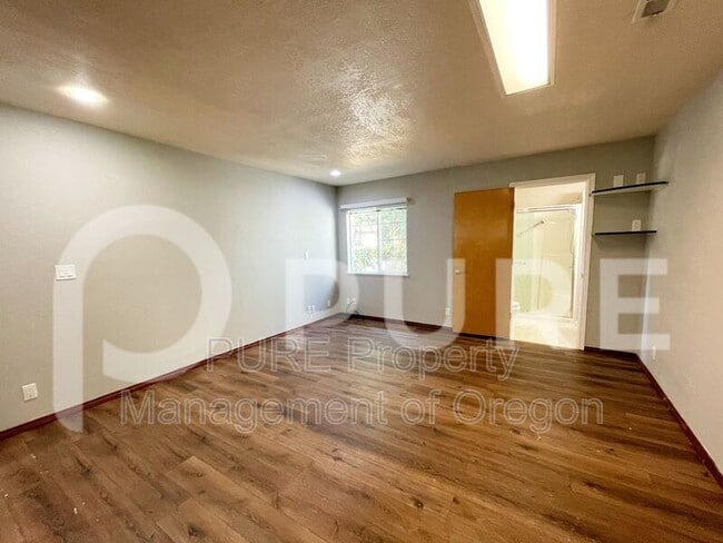 Building Photo - 8506 SE Mill St