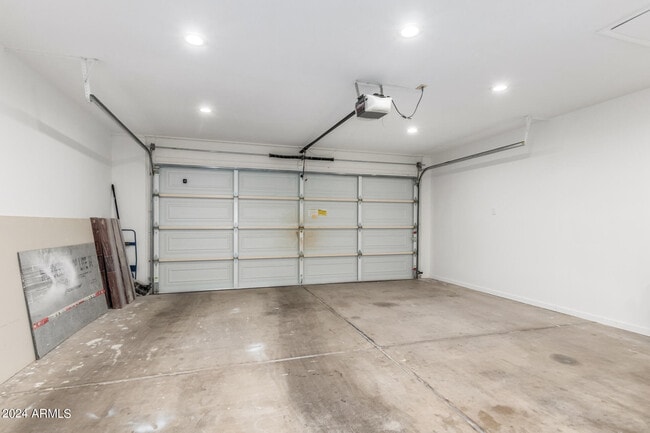 Building Photo - 4912 E Friess Dr