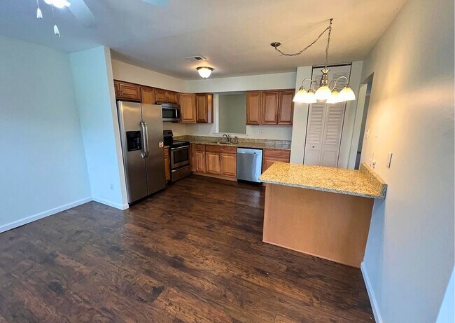 Building Photo - 102 Caernarvon Ct