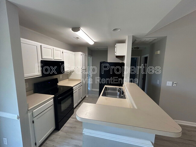 Building Photo - 401 Cedarcroft Dr