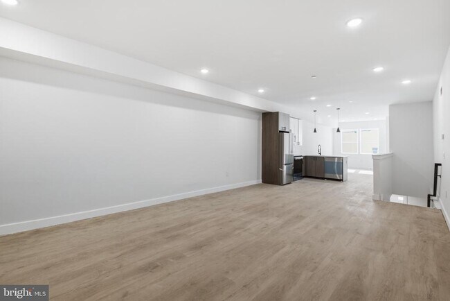 Building Photo - 2330 N 16th St
