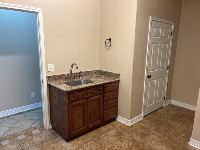 Building Photo - 6008 Bedrock Dr