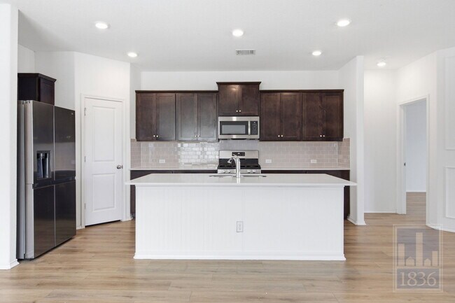 Building Photo - 5913 Toscana Trace