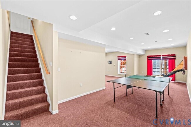 Building Photo - 686 Lake Caroline Dr