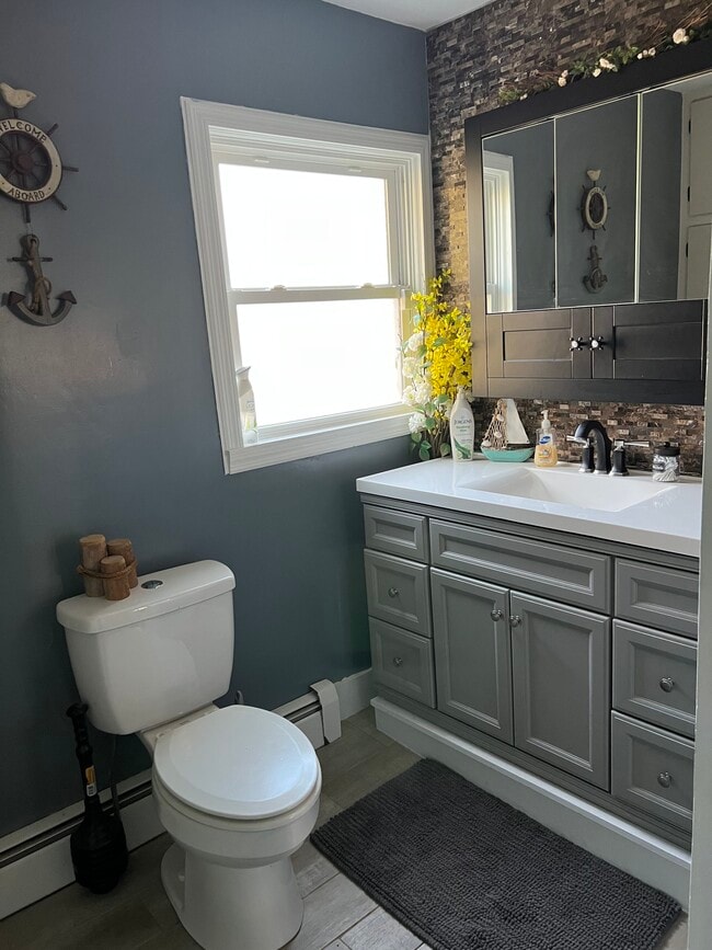 Building Photo - 3020 Parnell Ave