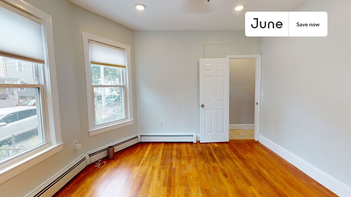 Building Photo - 21 Rossmore St