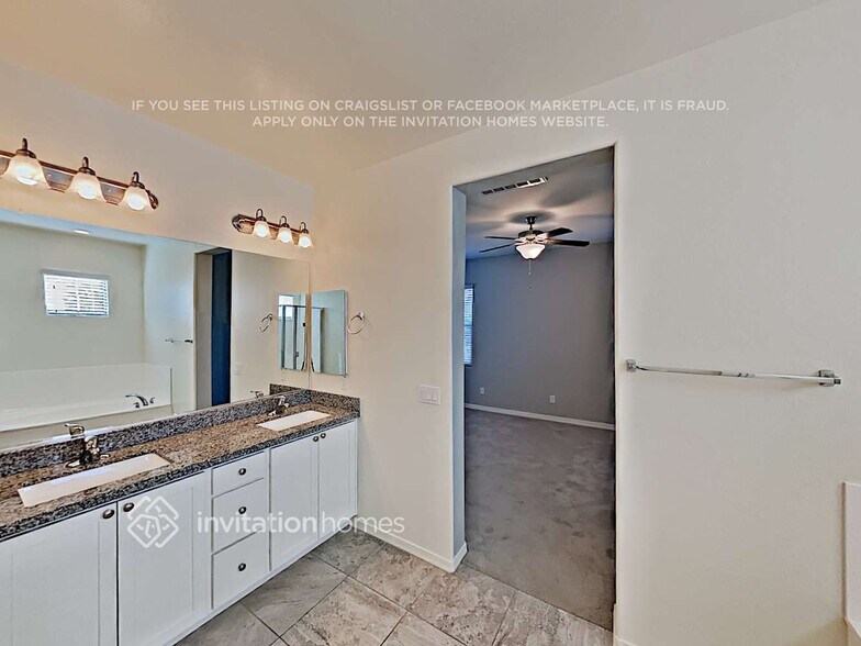 Building Photo - 658 N Sparrow Ct