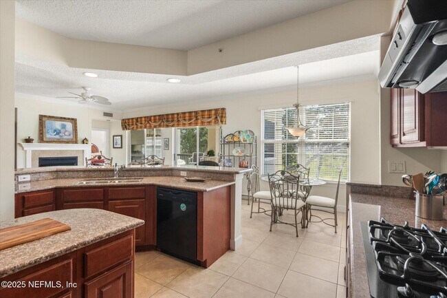 Building Photo - 215 S Ocean Grande Dr