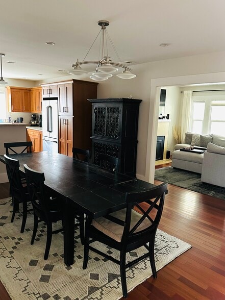 Dining Area - 504 Montgomery St