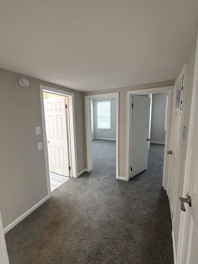 Building Photo - Renovated 2-Bedroom Apartment in Belair-Edison
