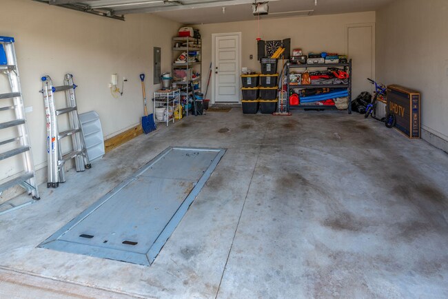 Building Photo - 5112 SW 120th Ct