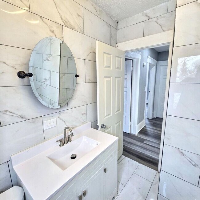 Building Photo - 3-Bedroom Home with Attic and Basement in ...