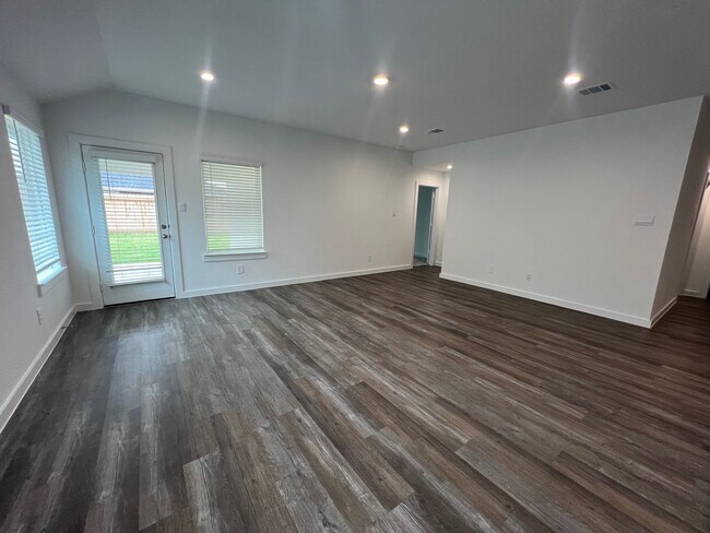 Building Photo - 1107 Fringed Bluestar Dr