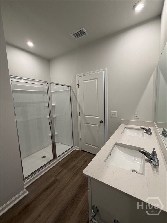 Building Photo - 247 Crosstown Ave