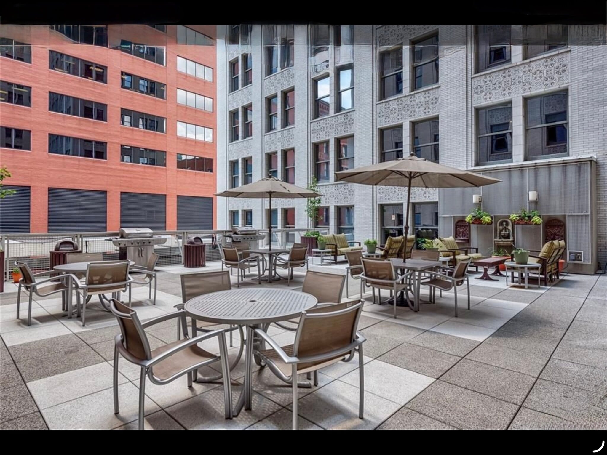 Building Photo - 314 N Broadway