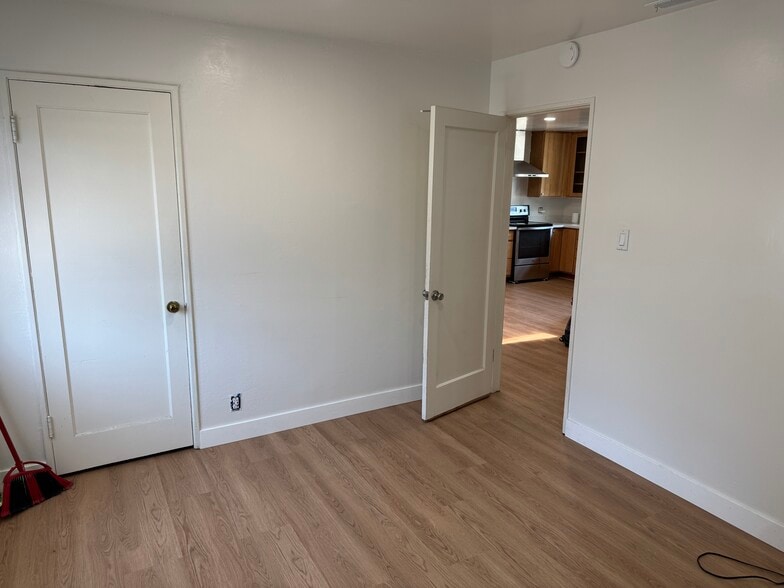 Building Photo - 520 Richmond Ave