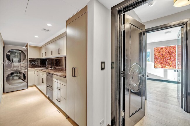 Building Photo - 750 Harrison St