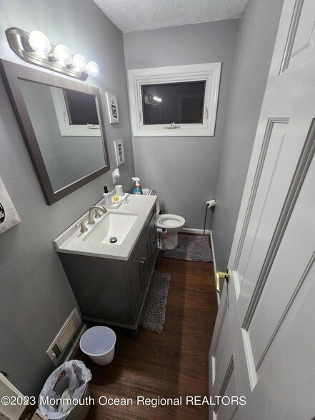 Building Photo - 26 Lincroft Ave