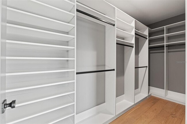 Building Photo - 807 W Park Ave