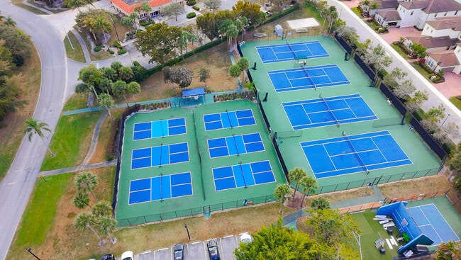 Building Photo - 8545 Casa Del Lago