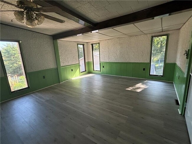 Building Photo - 96 Moger Dr
