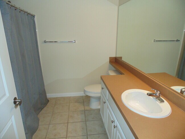 Building Photo - 2050 Alta Meadows Ln