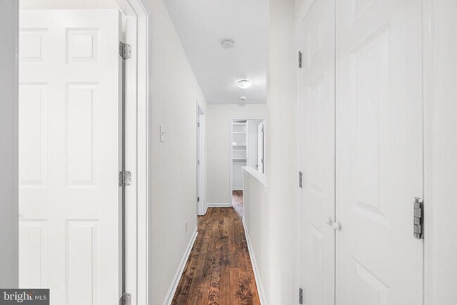 Building Photo - 426 N Holly St