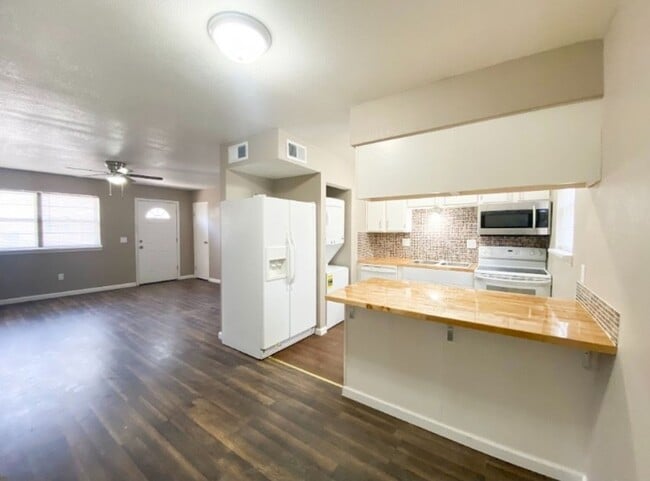 Building Photo - Italian Estates Property Management