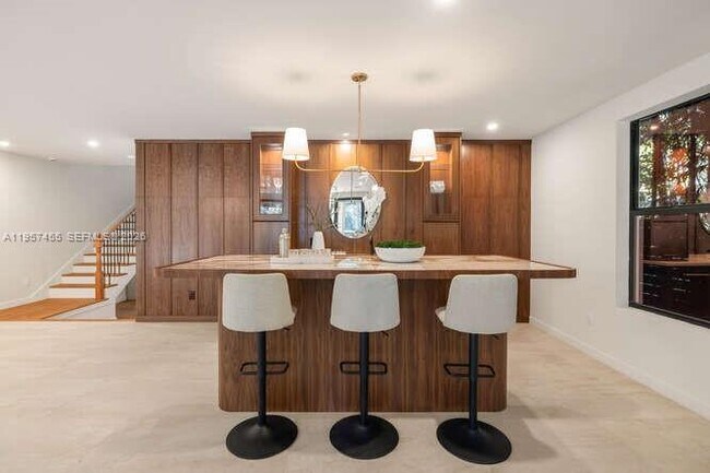 Building Photo - 2330 Overbrook St