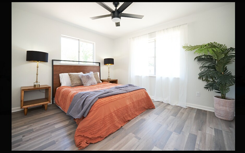 Bed 1 - 4400 Shallowbrook Trl