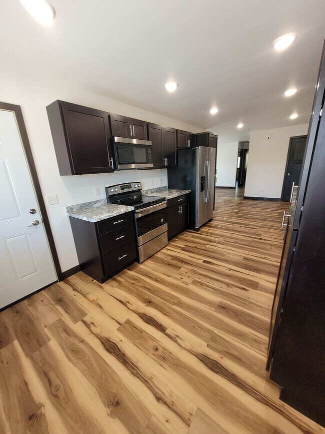 Building Photo - 5258 Christopher Dr