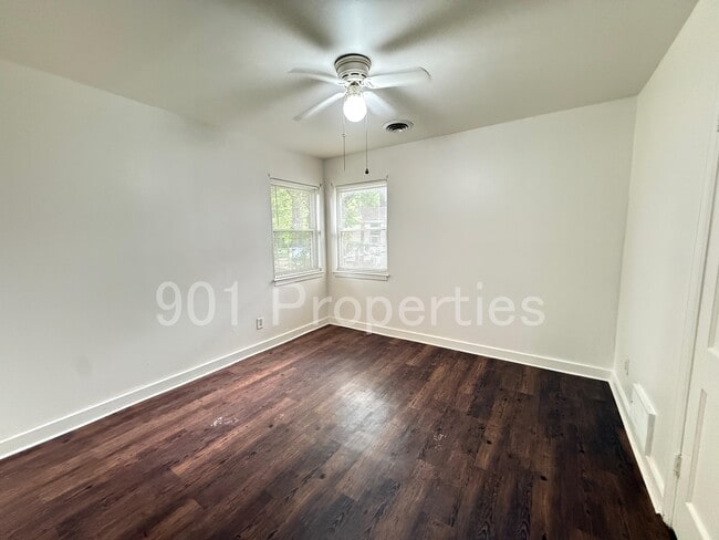 Building Photo - 981 Chatwood St