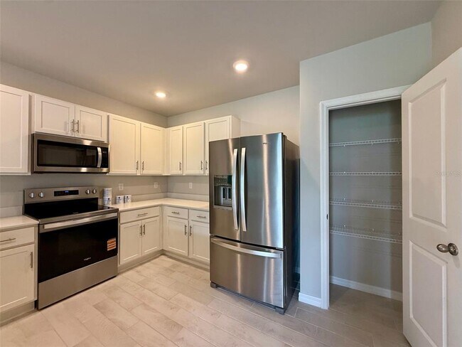 Building Photo - 9404 Sunbeam Cir