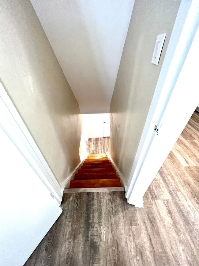 Building Photo - Fantastically updated three bedroom two bath house in the heart of Dormont
