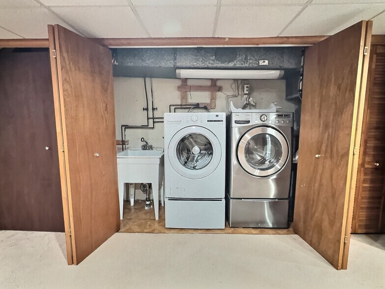 Building Photo - 1636 N 76th St