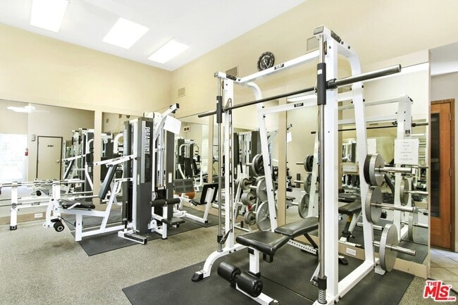 Building Photo - 4411 Los Feliz Blvd