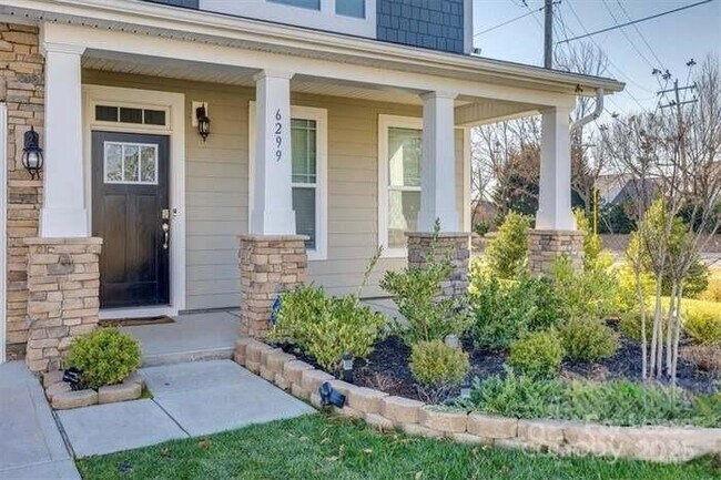 Building Photo - 6299 Artigas Dr