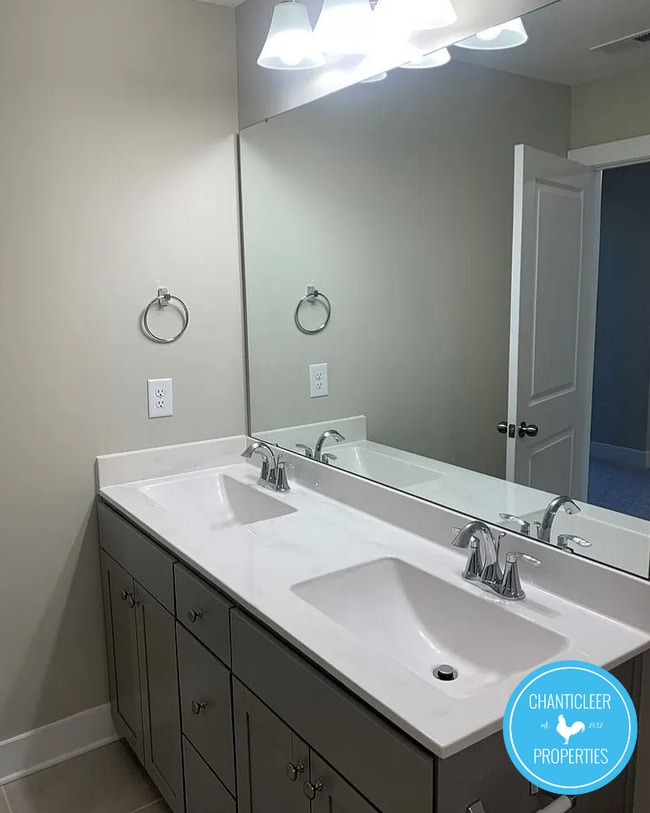 Building Photo - 1745 Eastfall St