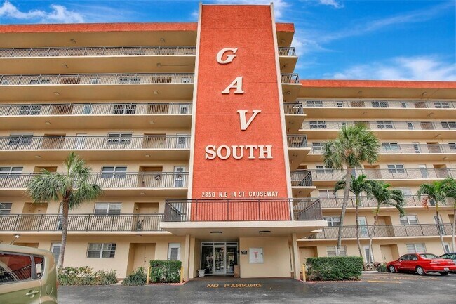 Building Photo - 2350 NE 14th Street Causeway